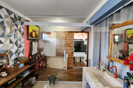 Sobrado à venda com 4 quartos, sendo 1 suíte, em Vila Romão, Salto, SP