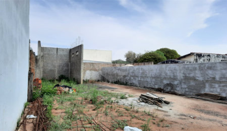 Terreno à venda em Vila Prado, São Carlos, SP