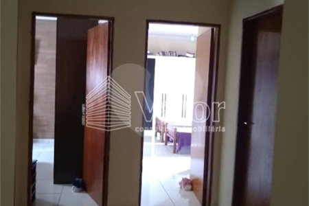Casa Térrea com 3 dormitórios, sendo 1 suíte.