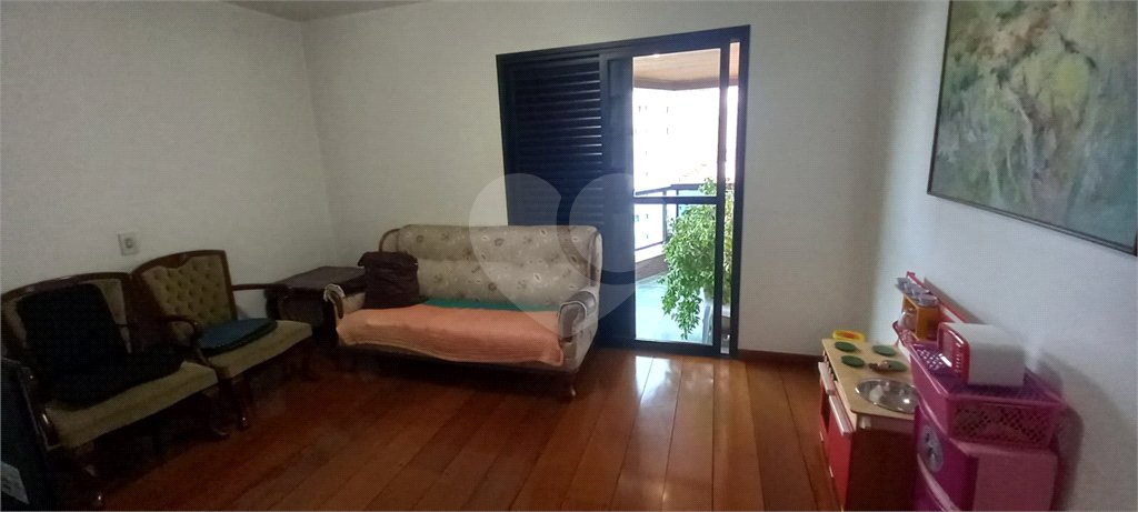 Apartamento à Venda em Mirandópolis com 4 Dormitórios, 2 Suítes e 4 Vagas