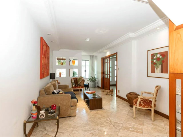 Casa de Vila à venda com 3 quartos, sendo 1 suíte,  em Campo Belo, São Paulo, SP