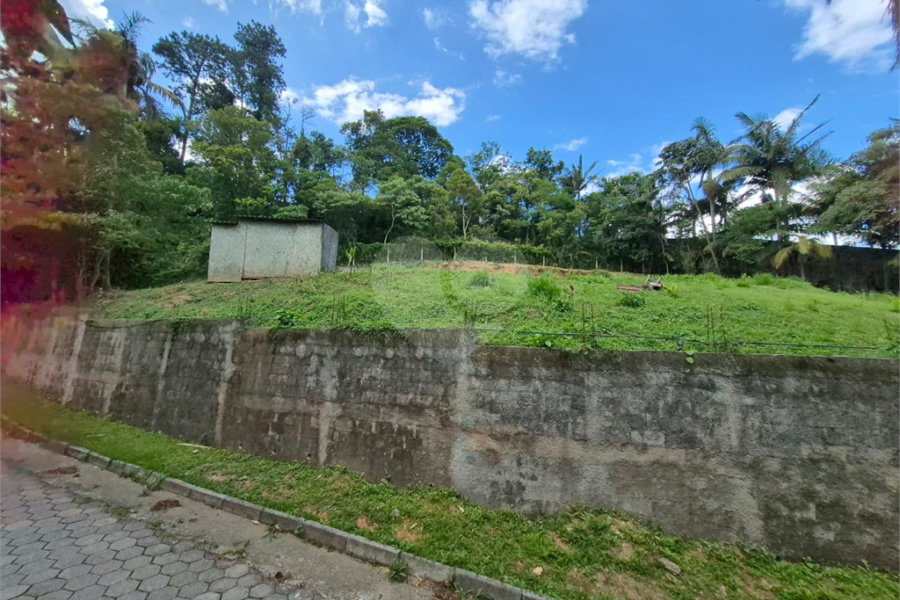 Casa à venda no condomínio Jardim da Montanha I, Mairiporã - SP