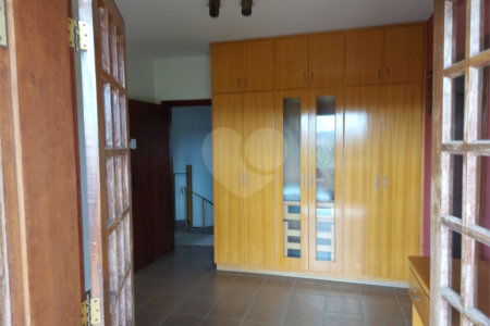 Sobrado à venda com 5 quartos, sendo 4 suítes, em Santa Rosa, Vinhedo, SP