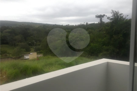 Sobrado à venda com 3 quartos, sendo 1 suíte, em Jardim Vitória, Mairinque, SP