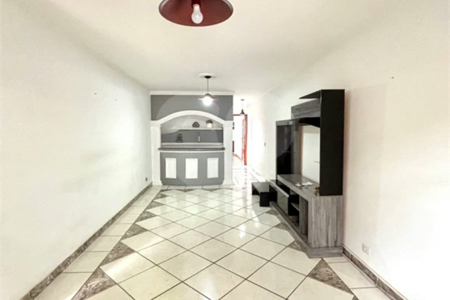 Sobrado com 3 dormitórios,1 suite, Quintal gourmet, 4 vagas à Venda no bairro Parada Inglesa em São Paulo.