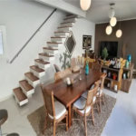 SOBRADO MOBILIADO DE 199,0 M² COM 02 SUITES, 04 VAGAS E PISCINA PARA VENDA NO JARDIM VIRGINIA BIANCA