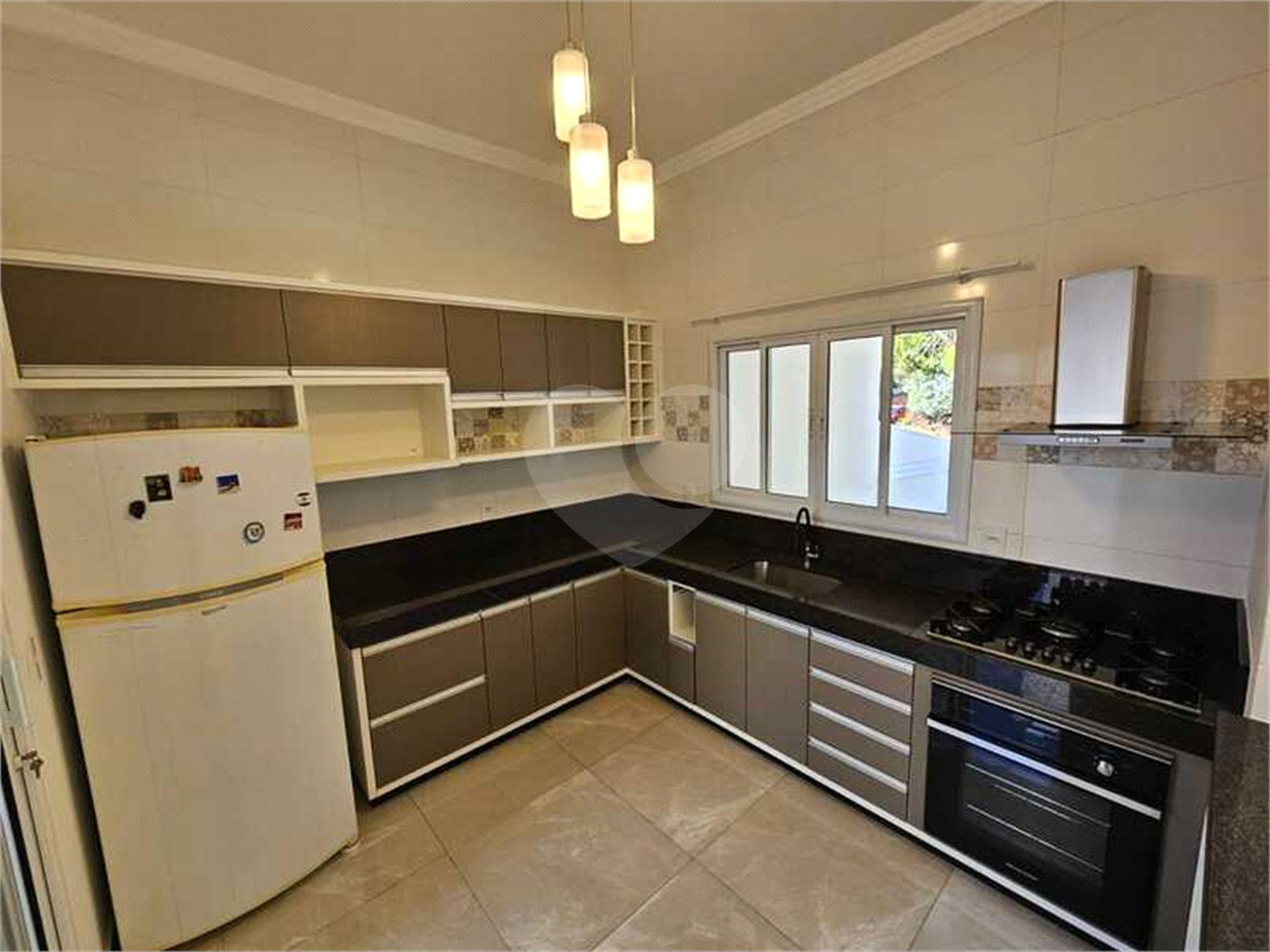 Casa à venda com 3 quartos, sendo 1 suíte, no condomínio Vista Verde, Indaiatuba - SP