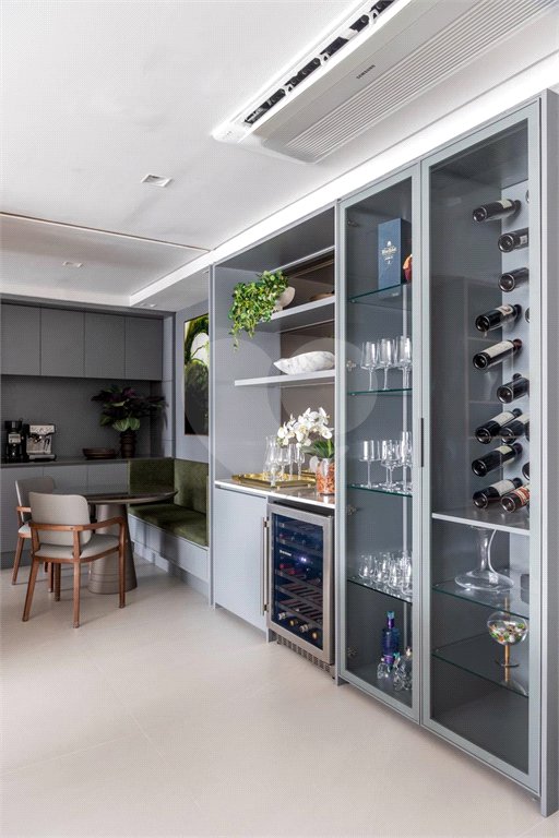 Apartamento à venda com 4 quartos, sendo 2 suítes,  em Vila Mariana, São Paulo, SP