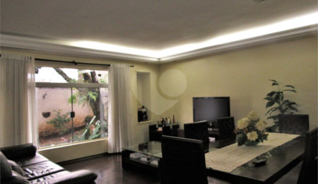 Casa Térrea à venda com 3 quartos, sendo 1 suíte,  em Chácara Flora, São Paulo, SP