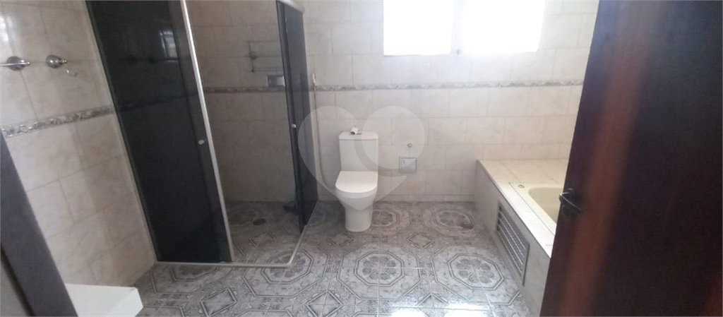 Sobrado para alugar com 3 quartos, sendo 1 suíte, em Parque Maria Domitila, São Paulo, SP