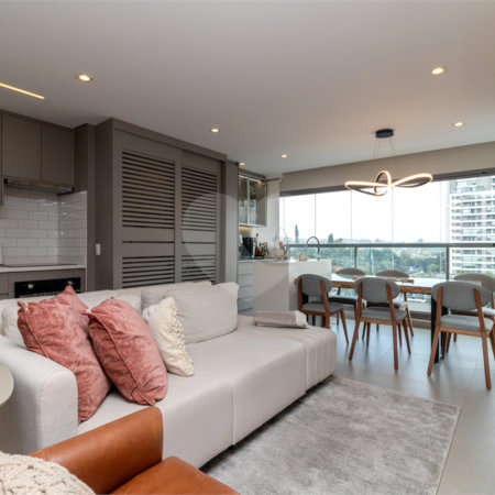 Apartamento à venda com 2 suítes em Santo Amaro, São Paulo, SP