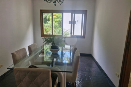 Casa à venda com 3 quartos, sendo 1 suíte, em Chácara Monte Alegre, São Paulo, SP