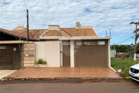 Casa à venda com 3 quartos, sendo 1 suíte,  em Jardim Jamaica, Ponta Porã, MS