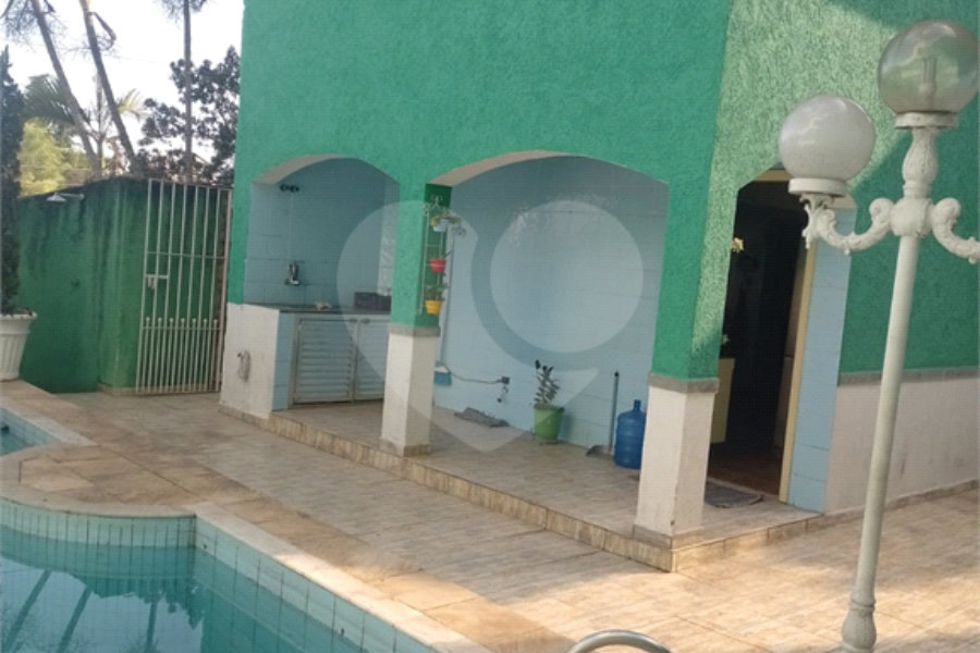 Sobrado à venda com 6 quartos, sendo 2 suítes, em Tremembé, São Paulo, SP