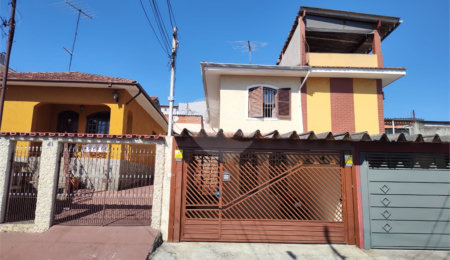 Sobrado à venda com 3 quartos, sendo 1 suíte,  em Tremembé, São Paulo, SP