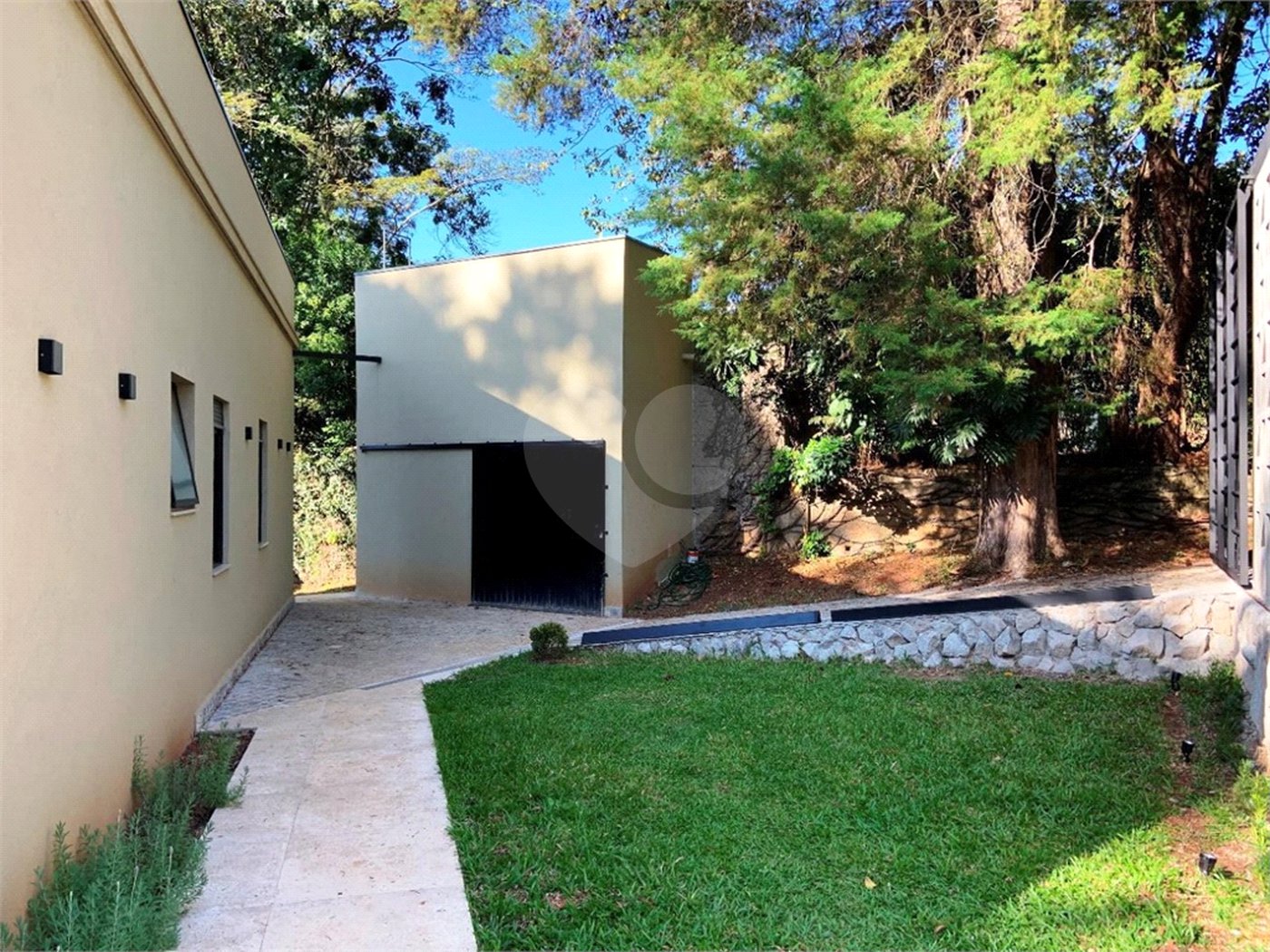 Casa à venda ou para alugar com 3 suítes em Tanque, Atibaia, SP