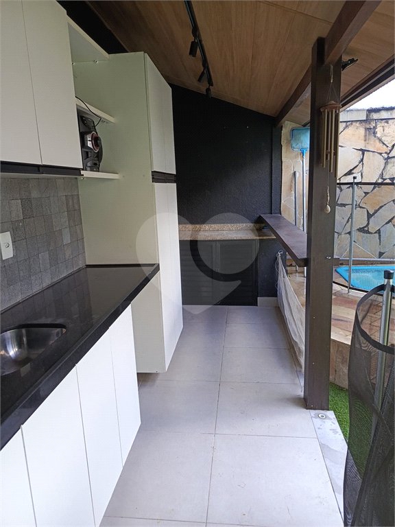 Casa à venda com 3 quartos, sendo 1 suíte, no condomínio Paraíso Classe A, Rio de Janeiro - RJ