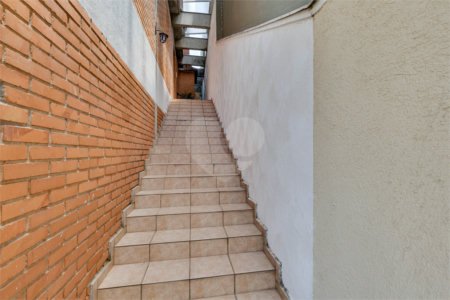 Sobrado à venda com 4 quartos, sendo 1 suíte, em Alto da Boa Vista, São Paulo, SP