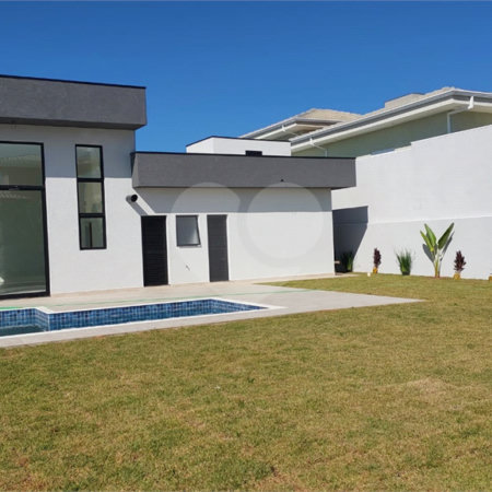 Casa à venda com 3 suítes no condomínio Shambala III, Atibaia - SP