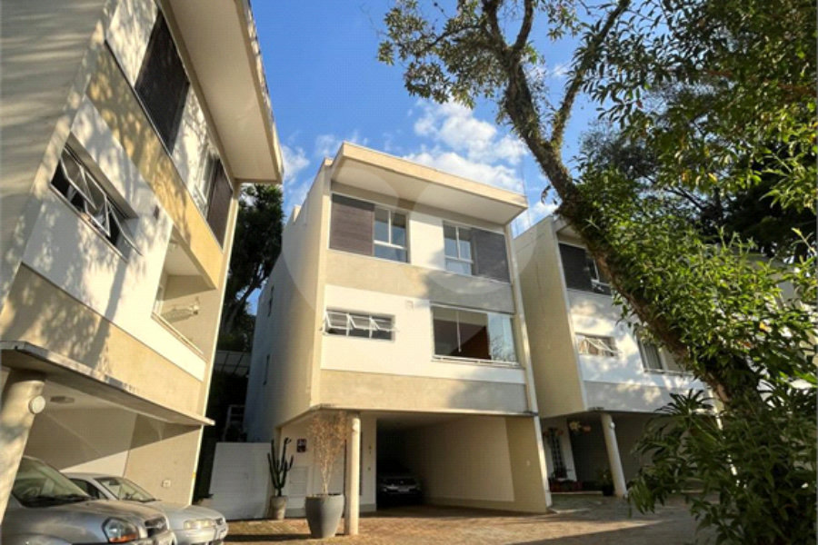 Casa à venda com 3 suítes no condomínio Domus, São Paulo - SP