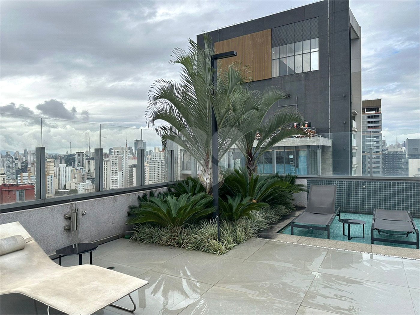Apartamento à venda ou para alugar com 1 suíte em Pinheiros, São Paulo, SP