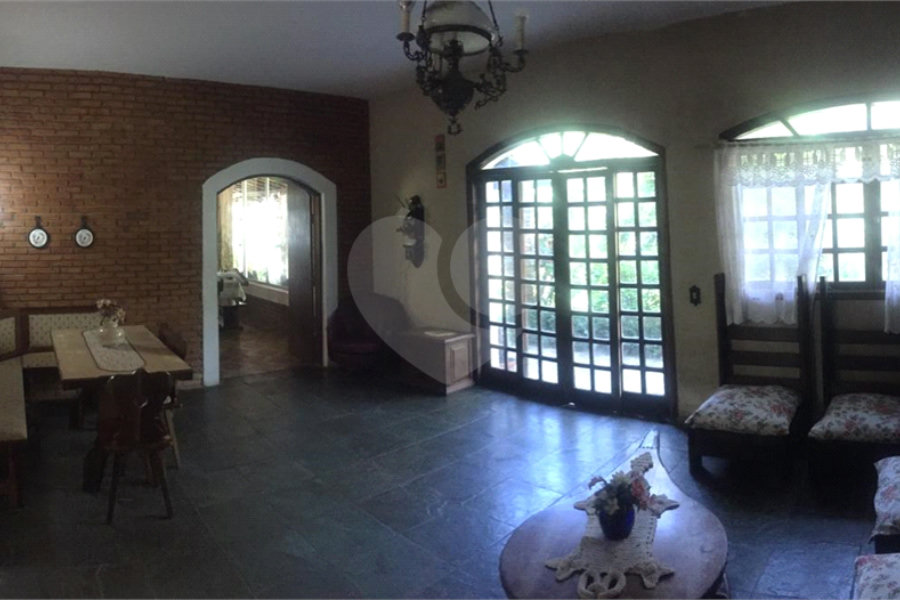 Sítio à venda com 9 quartos, sendo 4 suítes, em Remédios, Mairiporã, SP
