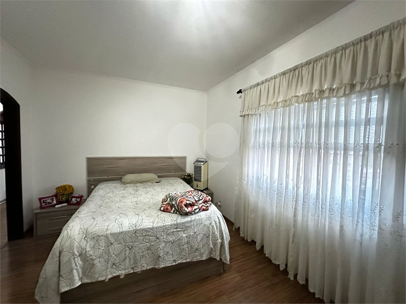 Sobrado à venda com 4 quartos, sendo 2 suítes, em Vila Júlia, Poá, SP