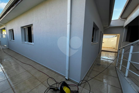 Casa à venda com 2 quartos, sendo 1 suíte, no condomínio Residencial Lagos D Icarai, Salto - SP