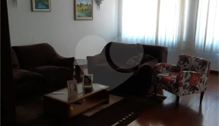 Sobrado à venda com 3 quartos, sendo 2 suítes,  em Vila Paulicéia, São Paulo, SP