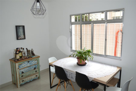 Casa à venda com 3 quartos, sendo 1 suíte, em Jardim Prudência, São Paulo, SP