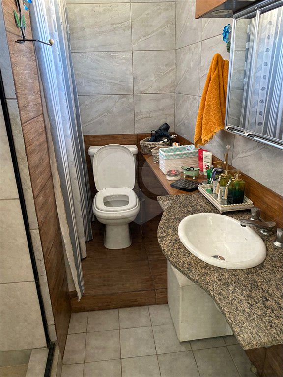 Sobrado à venda com 4 quartos, sendo 2 suítes, em Paraisópolis, São Paulo, SP