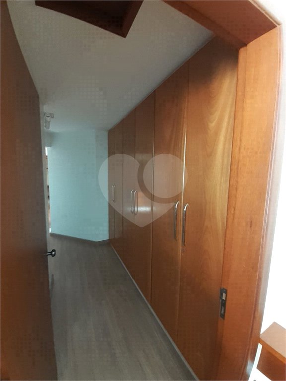 Sobrado à venda com 4 quartos, sendo 2 suítes,  em Tremembé, São Paulo, SP