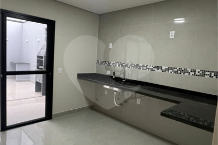 Sobrado à venda com 3 quartos, sendo 1 suíte, em Vila Bela Vista (zona Norte), São Paulo, SP