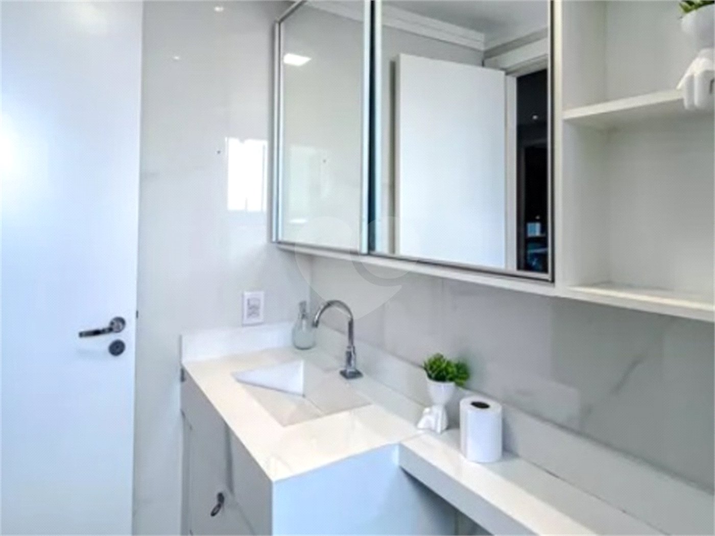 Apartamento à venda com 2 quartos, sendo 1 suíte,  em Brás, São Paulo, SP