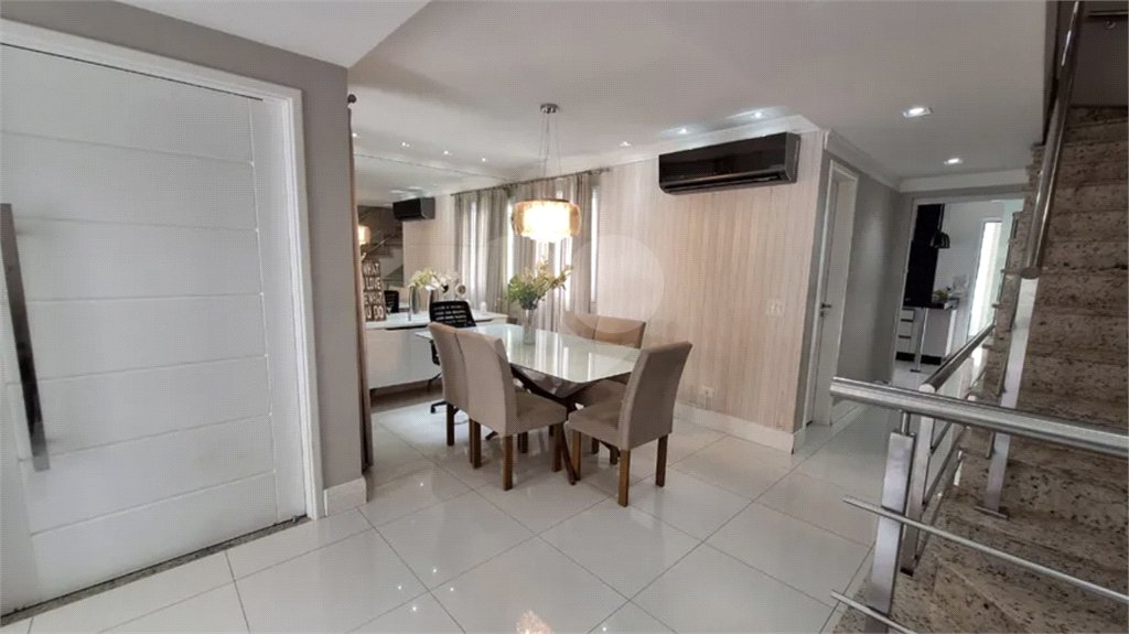 Casa à venda com 5 quartos, sendo 2 suítes,  no condomínio Floradas da Serra, São Paulo - SP