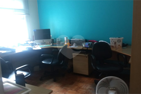 Sobrado à venda com 3 quartos, sendo 1 suíte, em Alto da Boa Vista, São Paulo, SP