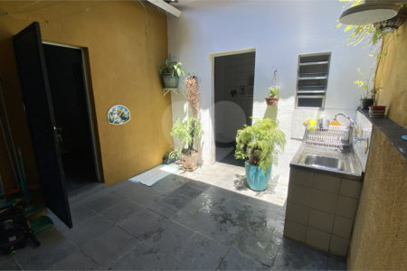 Casa à venda com 5 quartos, sendo 1 suíte, em Campo Belo, São Paulo, SP
