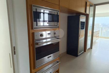 Apartamento à venda ou para alugar com 3 suítes em Pinheiros, São Paulo, SP