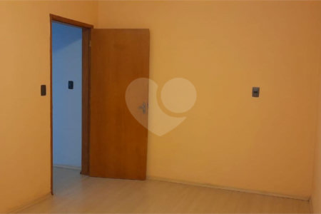 Sobrado à venda com 6 quartos, sendo 3 suítes, em Vila Divina Pastora, São Paulo, SP