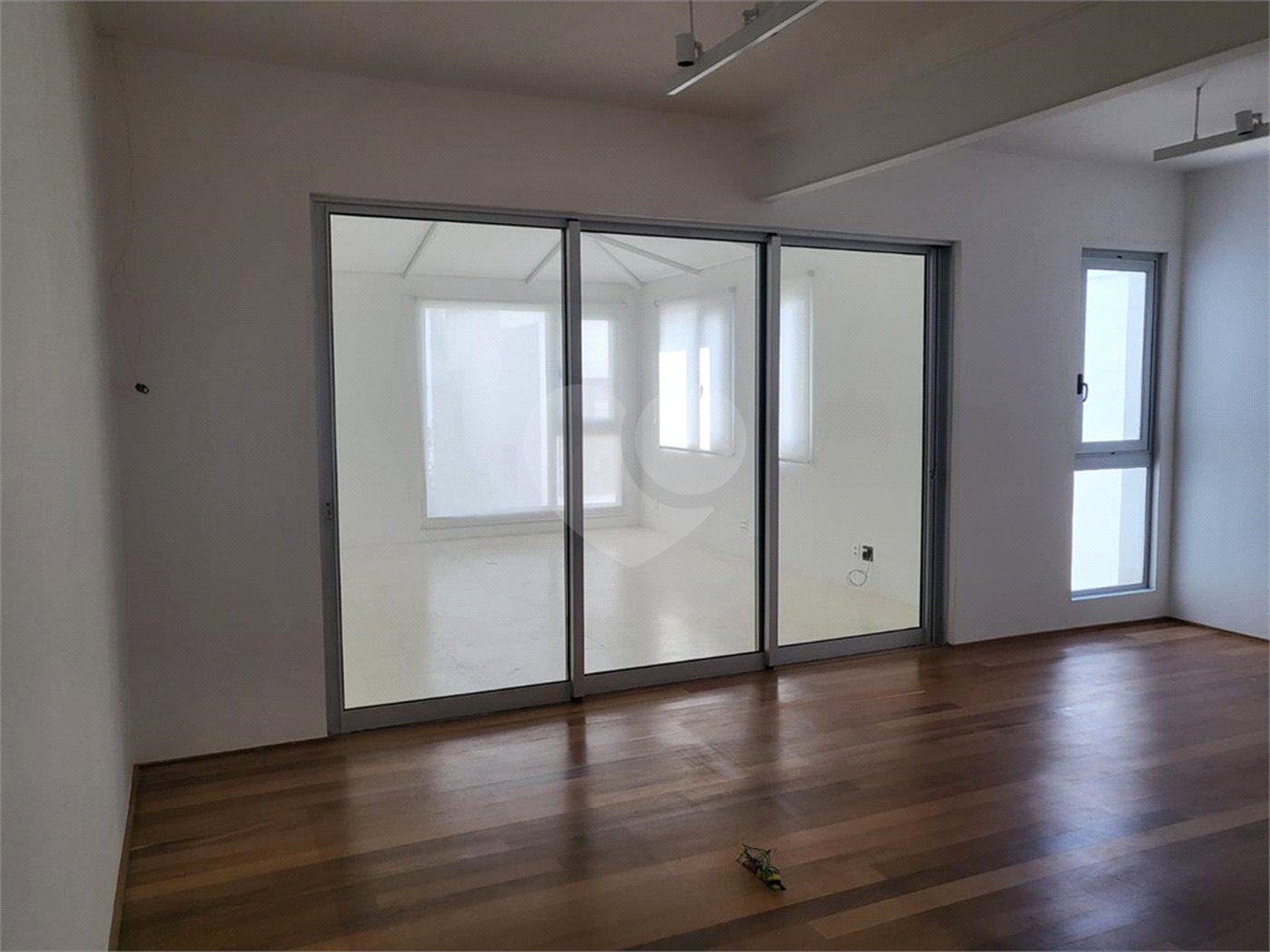 Sobrado à venda ou para alugar com 3 quartos, sendo 1 suíte, em Água Branca, São Paulo, SP