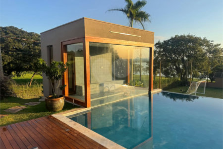 Casa à venda com 6 suítes no condomínio Vila Pinhal, Itirapina - SP