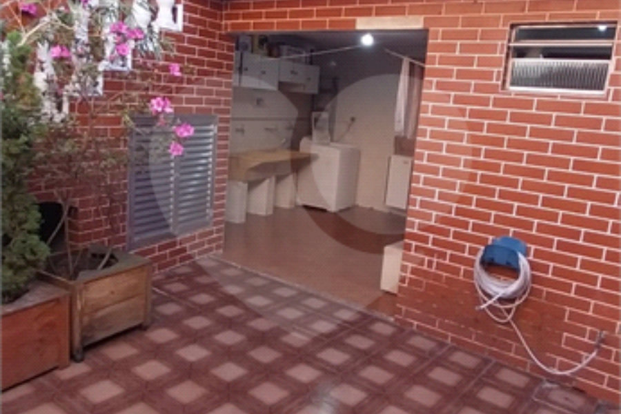 Casa à venda com 3 quartos, sendo 1 suíte, em Vila Scarpelli, Santo André, SP