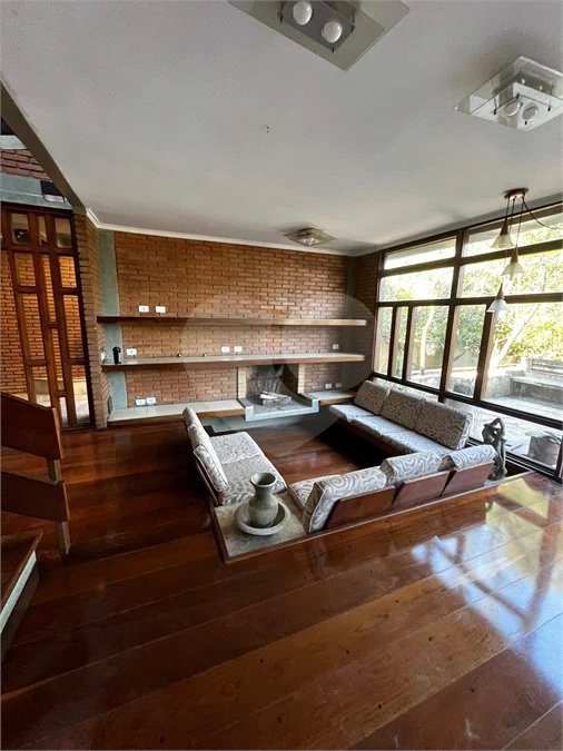 Sobrado à venda com 3 quartos, sendo 1 suíte, em Rolinópolis, São Paulo, SP