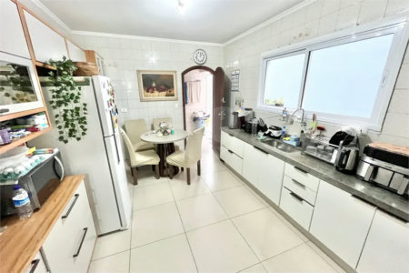 Sobrado à venda com 3 quartos, sendo 1 suíte, em Vila Vitório Mazzei, São Paulo, SP