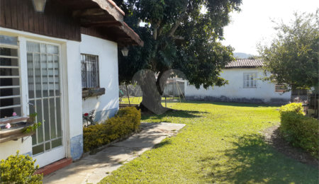 Casa à venda com 3 quartos em Vila Santa Rosália, São Roque, SP