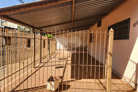 Casa à venda com 2 quartos no Centro, Araraquara, SP