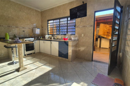 Casa à venda com 3 quartos, sendo 1 suíte, em Vila Angélica, Sorocaba, SP