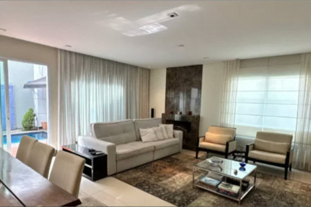 Casa à venda com 4 quartos, sendo 3 suítes, no condomínio Vila das Flores, São Paulo - SP