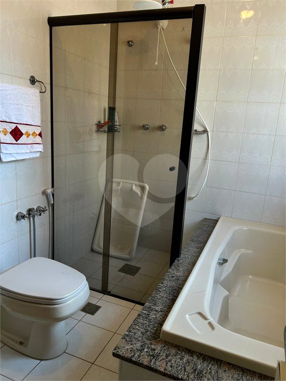 Sobrado à venda com 4 quartos, sendo 2 suítes,  em Parque Nova Suíça, Valinhos, SP
