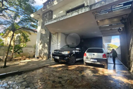 Sobrado à venda ou para alugar com 5 quartos, sendo 3 suítes, em Pacaembu, São Paulo, SP
